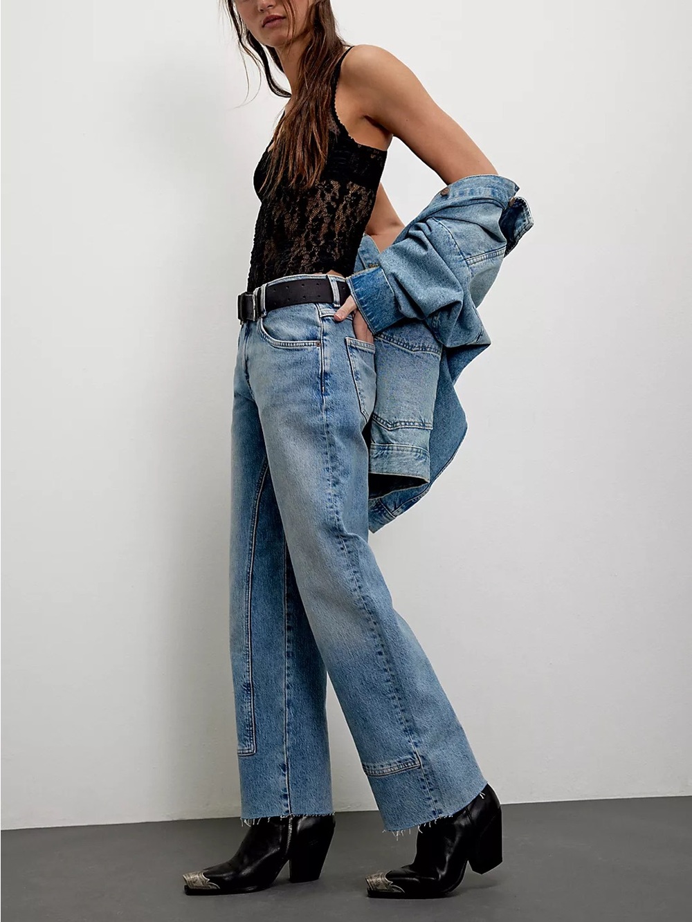 NWT FREE PEOPLE Risk Taker Mid-Rise Jeans! - Picture 2 of 8